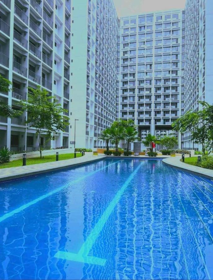 Deluxe Suites Razelles 2 At Shore 2 Residences Tower 1 Pasay Esterno foto