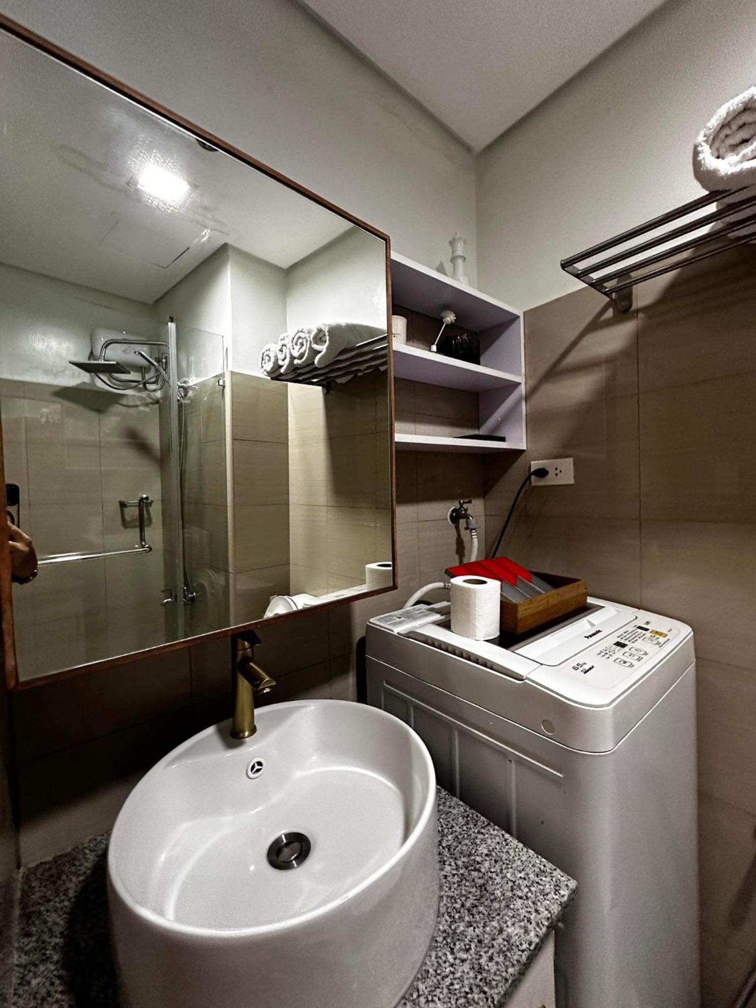 Deluxe Suites Razelles 2 At Shore 2 Residences Tower 1 Pasay Esterno foto